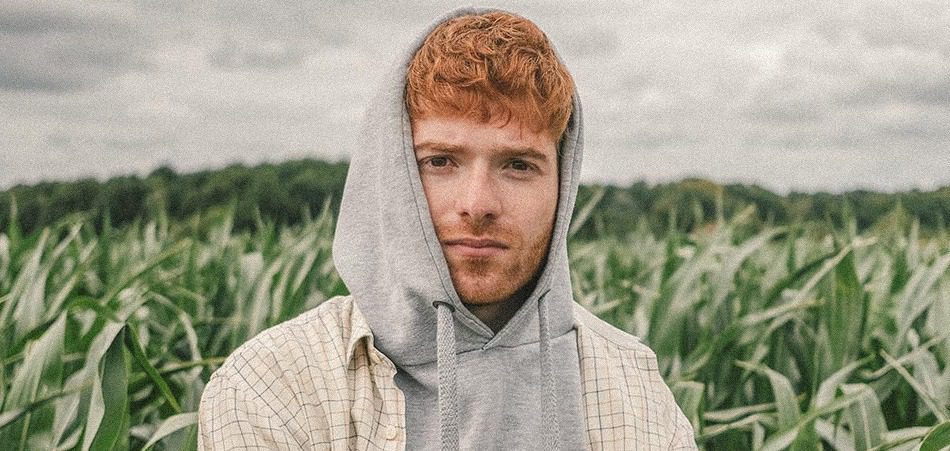 Harry Strange explores the realm of pop on his EP “Something, Hold On”