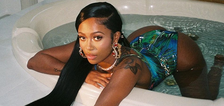 Dess Dior gives effortless cool on new single, “IT BITCH Freestyle” [Video]