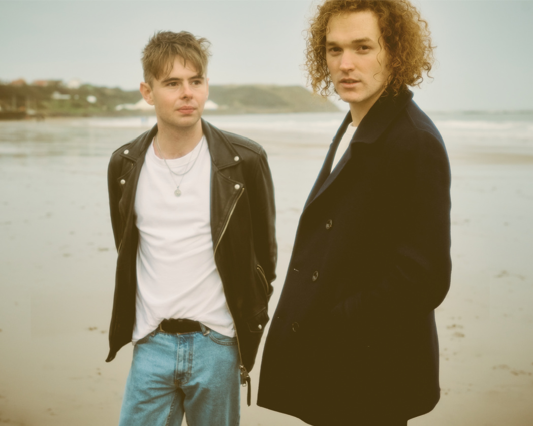 British duo Seafret release heartfelt new single “Remind Me to Forget You” [Video]